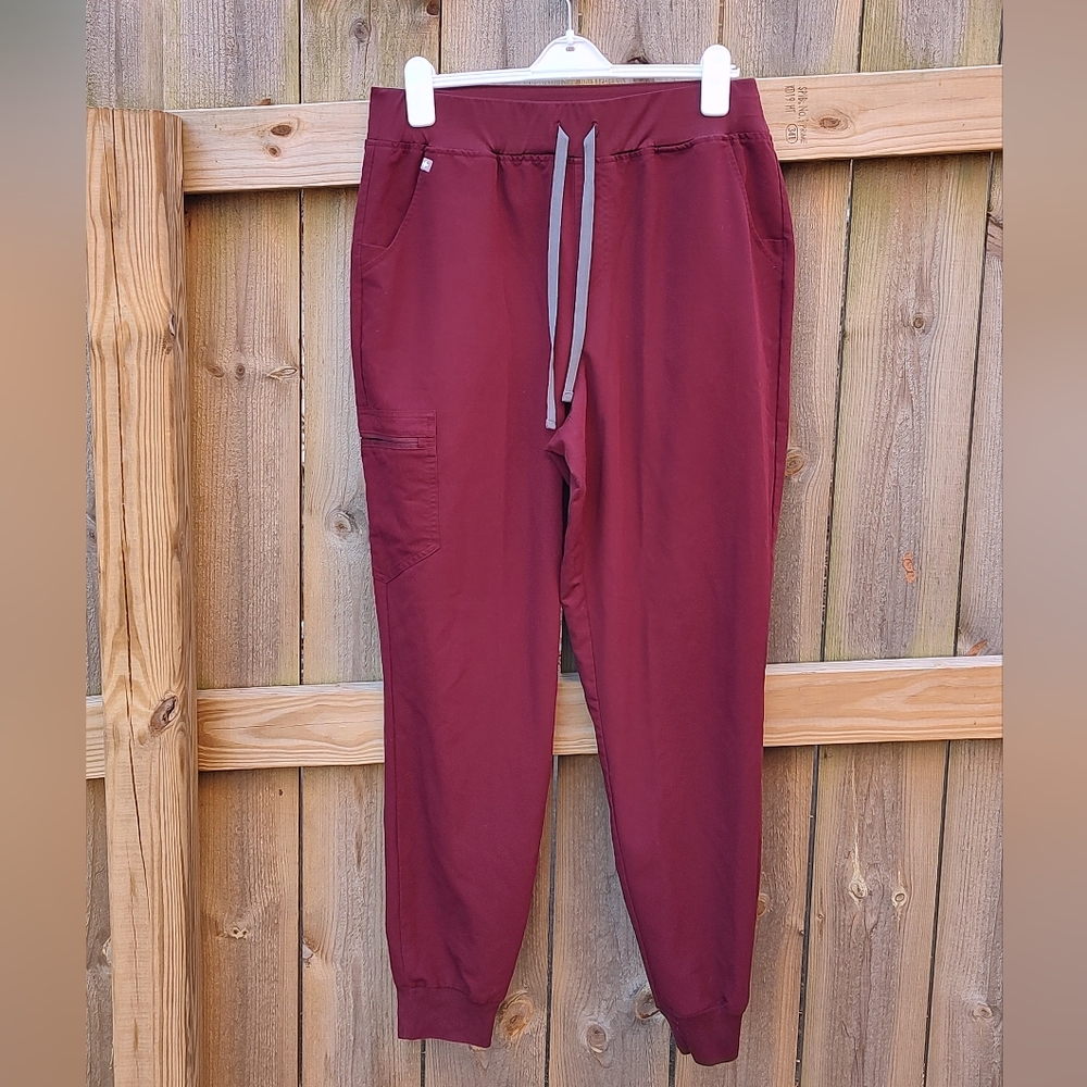 Figs Technical Collection Maroon Jogger Scrub Pants 🏵️